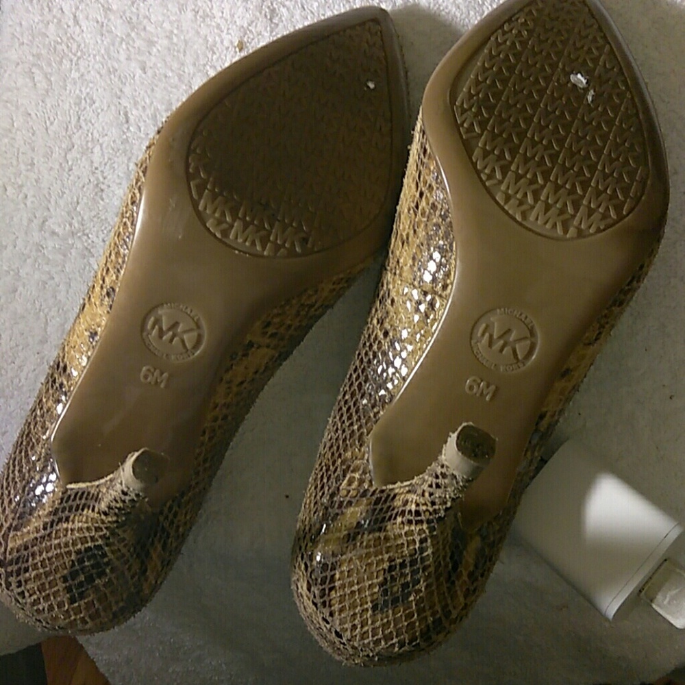 Michael Kors snakeskin heels - Picture 3 of 6